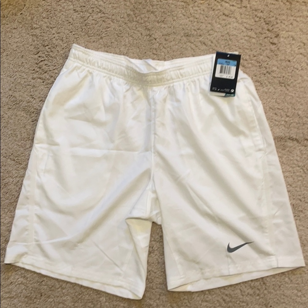 Men’s medium nike Dri-fit tennis shorts